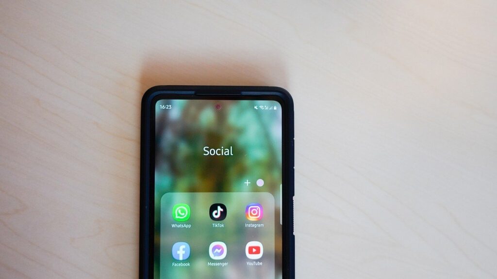 Tiktok Vs Youtube – Choosing The Right Channel For Your Audience And Niche
